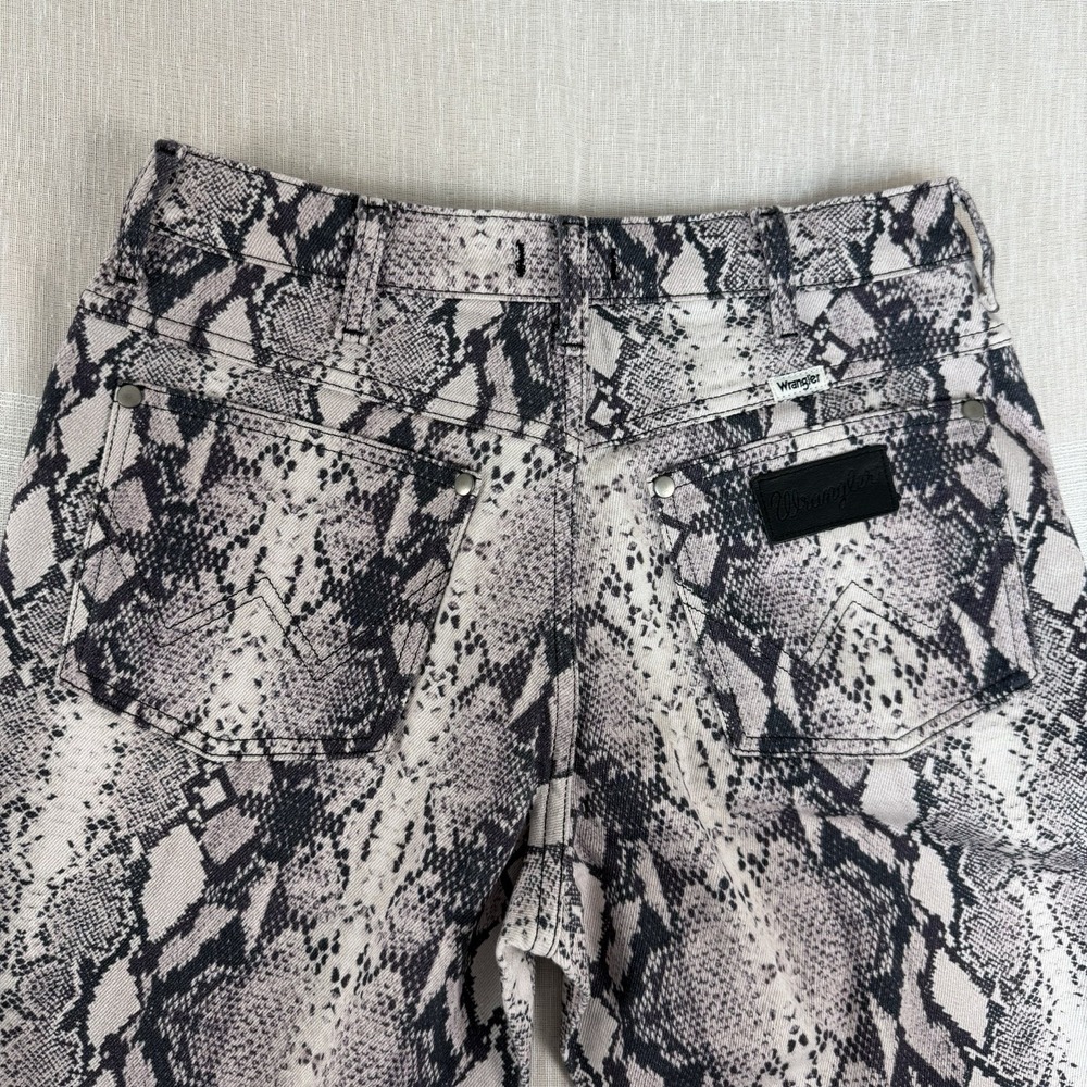 Wrangler Wanderer 622 Flare Jeans Sz 29x32 High Rise Pink Gray Snakeskin Python - Picture 9 of 10